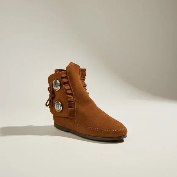 Minnetonka Women's Two Button Hardsole Boot Brown Size 9 NEW NO BOX! - Picture 2 of 5